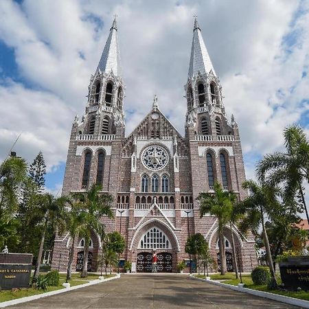 Uptown Hotel Rangoon Eksteriør billede