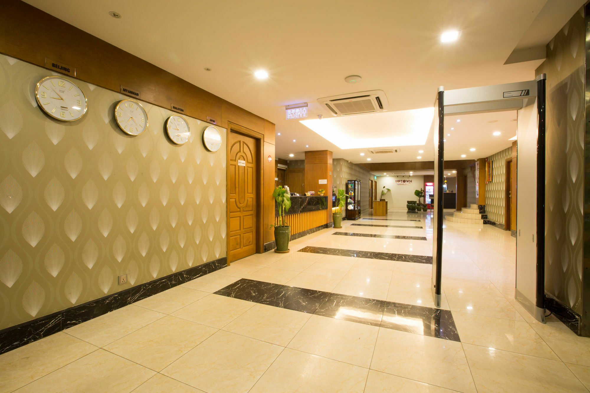 Uptown Hotel Rangoon Eksteriør billede