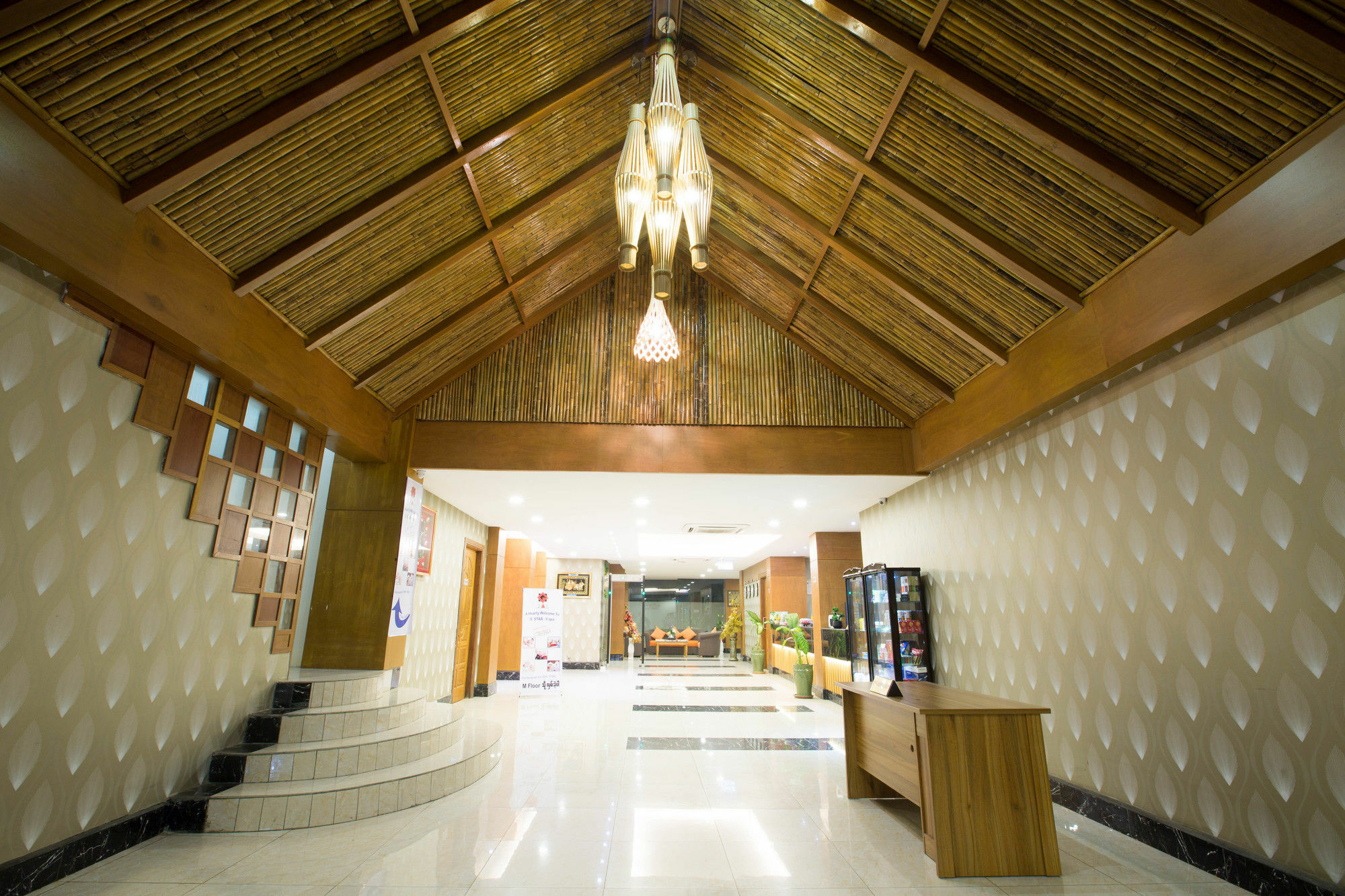 Uptown Hotel Rangoon Eksteriør billede