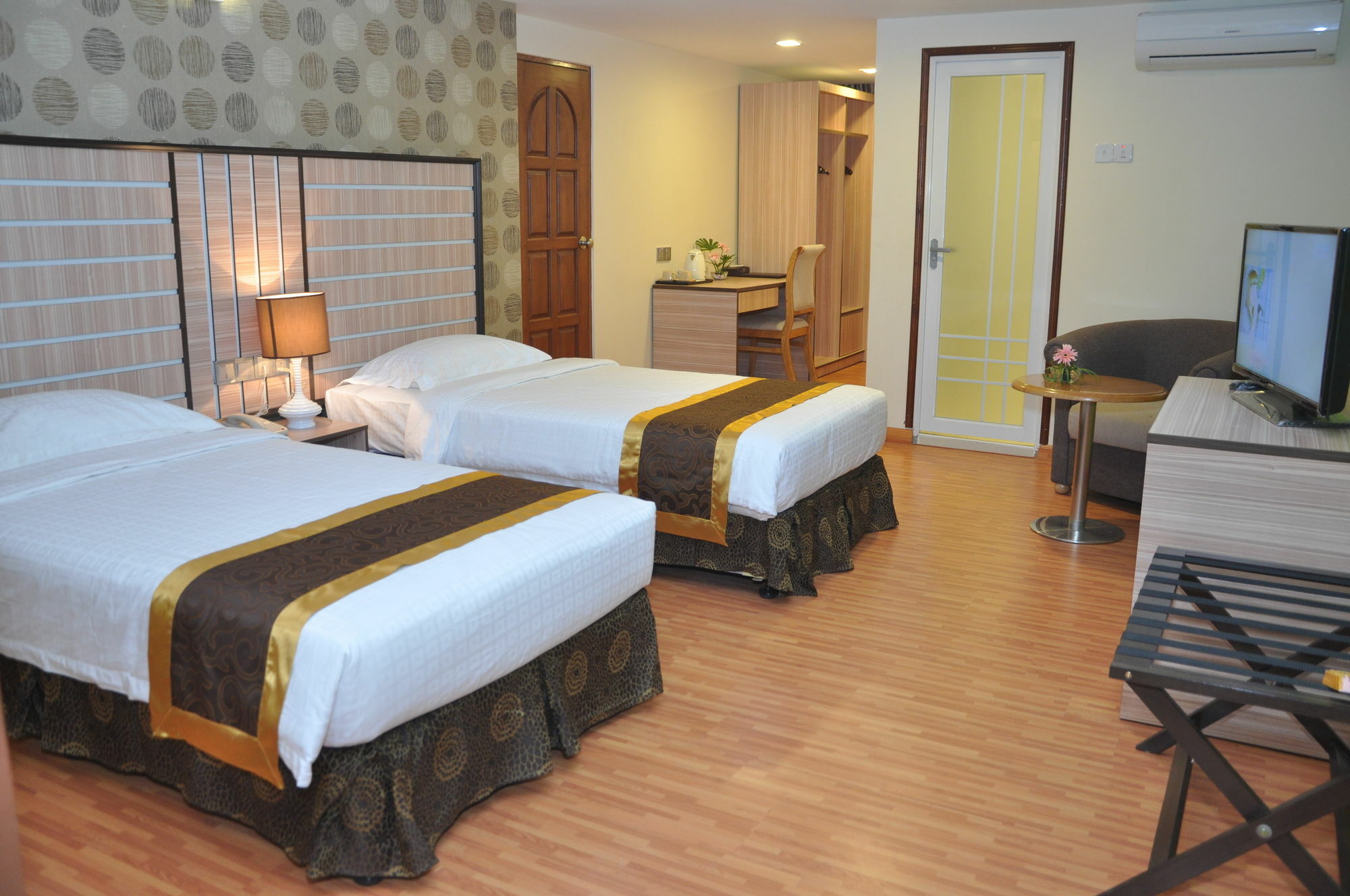 Uptown Hotel Rangoon Eksteriør billede