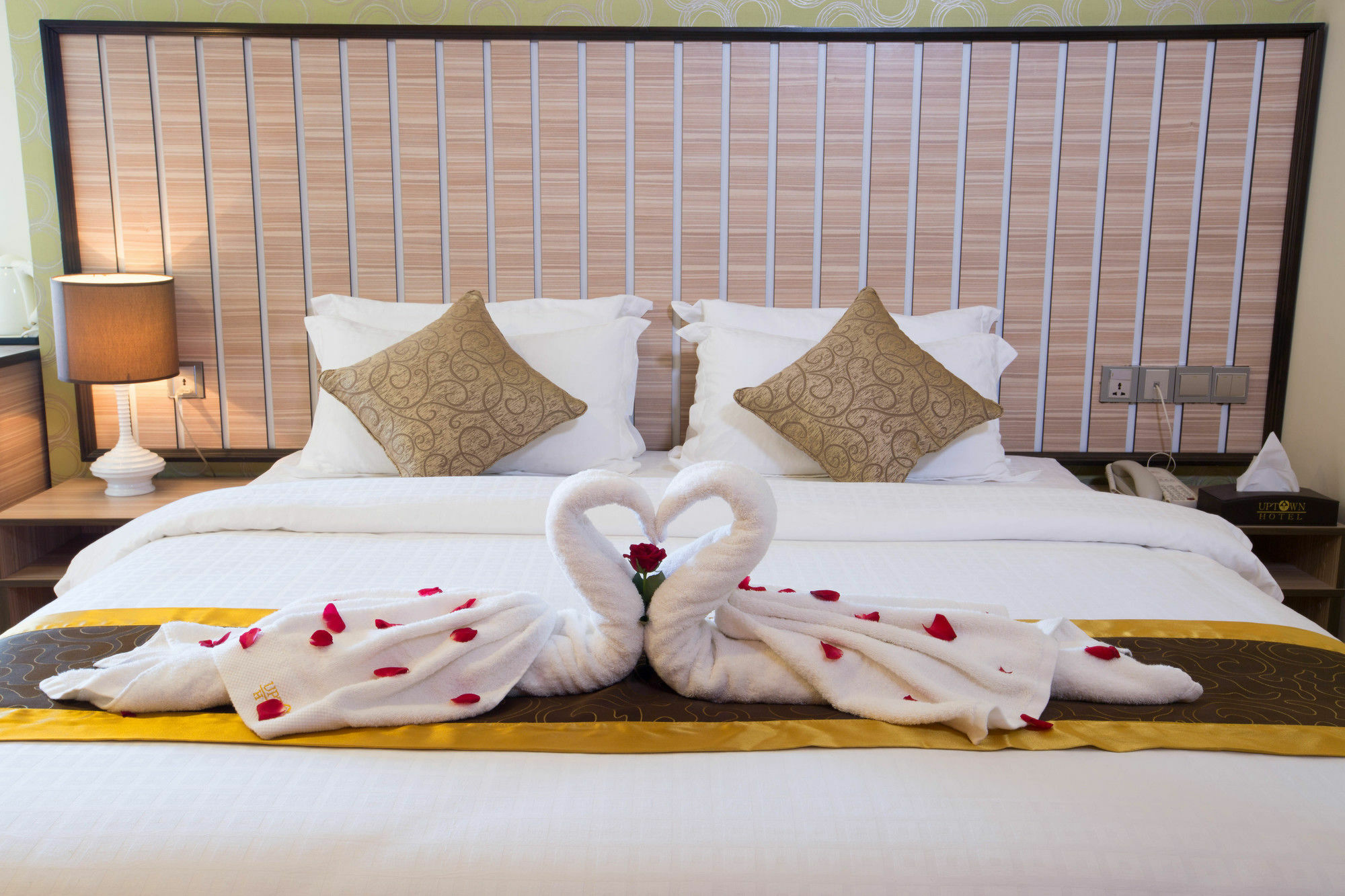 Uptown Hotel Rangoon Eksteriør billede